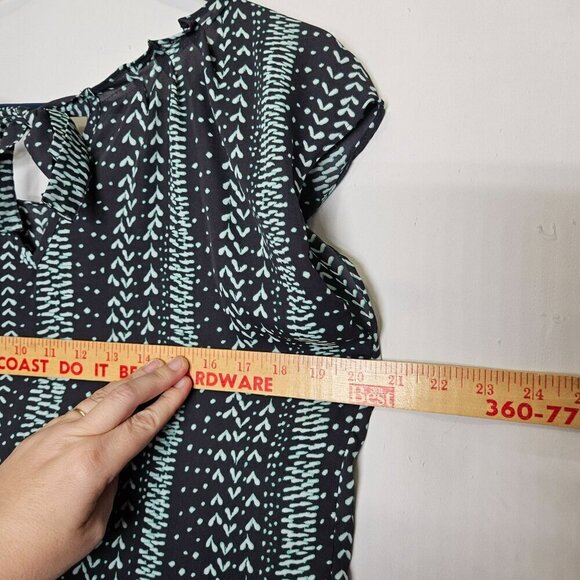 Lauren Conrad Bow Tie Keyhole Tie Short Sleeve Dark Grey ish Black Teal Top M - Picture 8 of 9